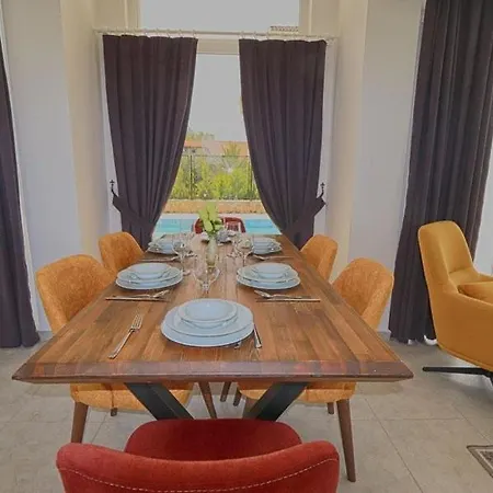 Detached With Private Pool In Oeluedeniz, Villa *