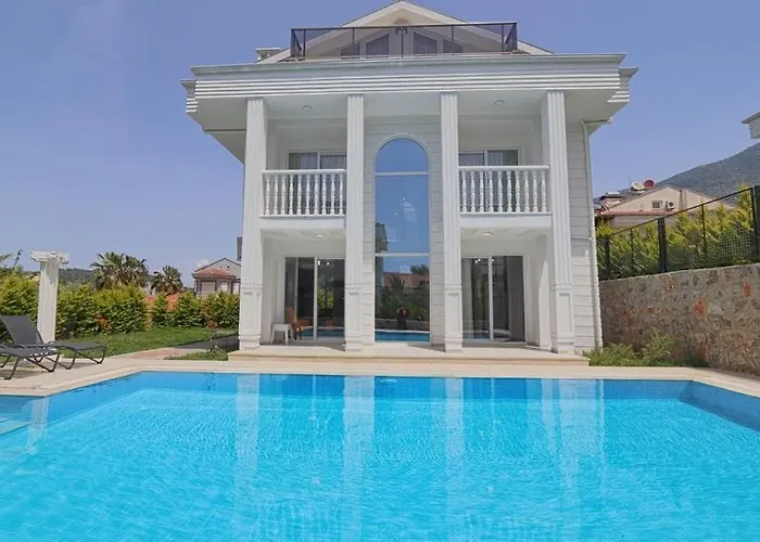 Вилла Detached With Private Pool In Oeluedeniz,
