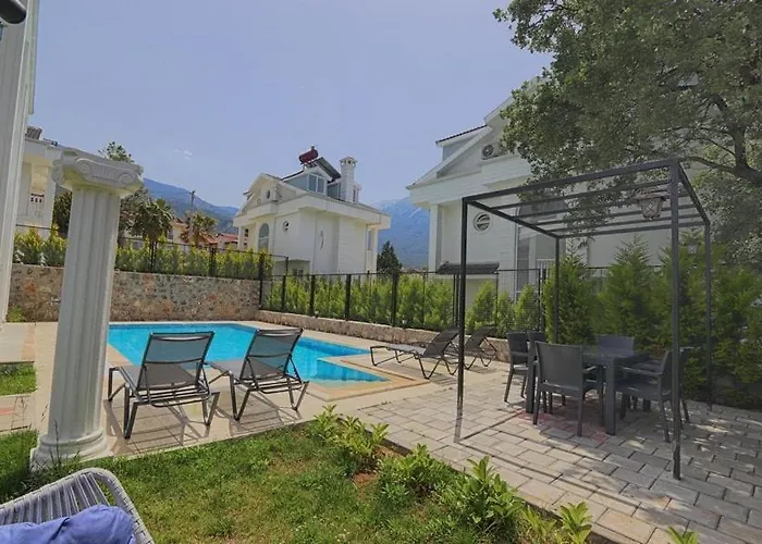 Вилла Detached With Private Pool In Oeluedeniz,
