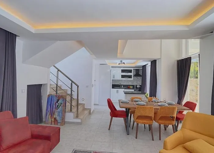 Detached With Private Pool In Oeluedeniz,