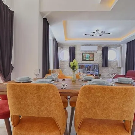 Detached With Private Pool In Oeluedeniz, *