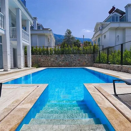 Detached With Private Pool In Oeluedeniz, فتحية
