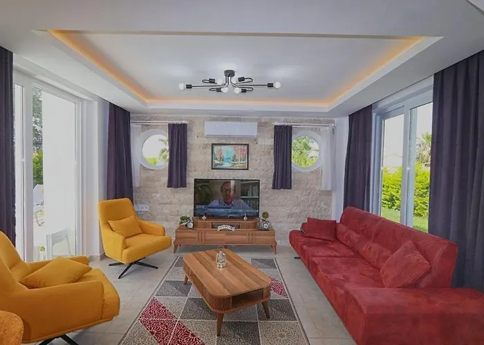 Detached With Private Pool In Oeluedeniz,