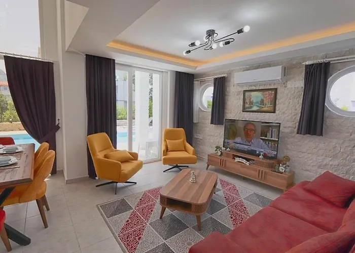 Detached With Private Pool In Oeluedeniz,