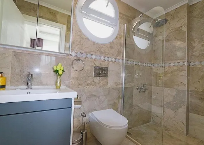 Detached With Private Pool In Oeluedeniz,