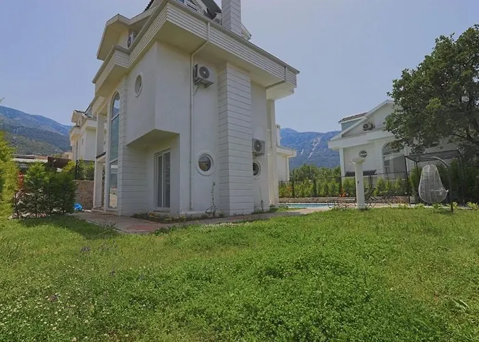 Detached With Private Pool In Oeluedeniz, Villa *