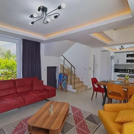 Detached With Private Pool In Oeluedeniz, ヴィラ フェティエ