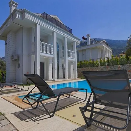 ヴィラ Detached With Private Pool In Oeluedeniz,